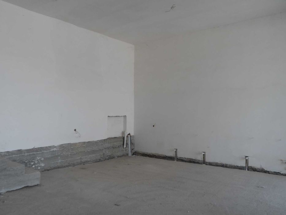 Xizmat ko`rsatish bino, ko`p qavatli uyning birinchi qavatida