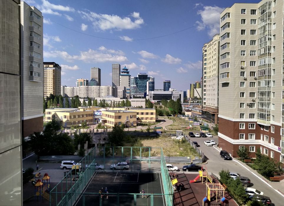 Девушку на подселение