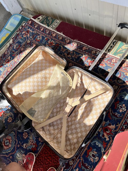 Чемодан сатылады!