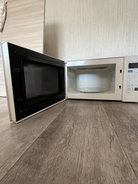 Продам б/у микровалновка