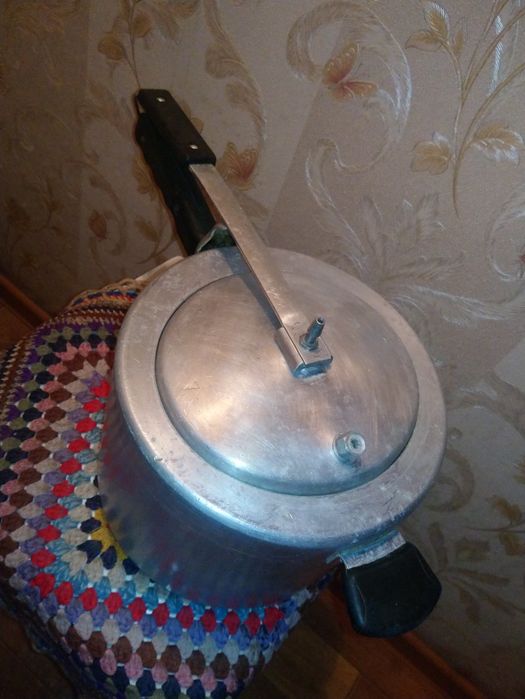 Продам Скороварку на 6 литров