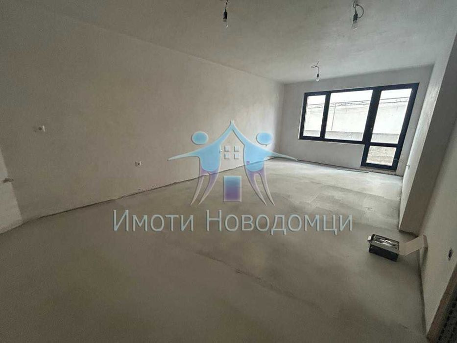 Продава се Тристаен апартамент в Шумен, Пазара - 96 кв.м за 1375 €/кв.м - Снимка #3