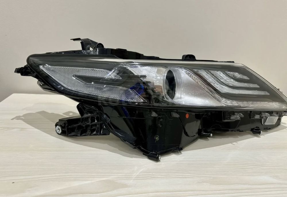 Фара камри 75 оригинал