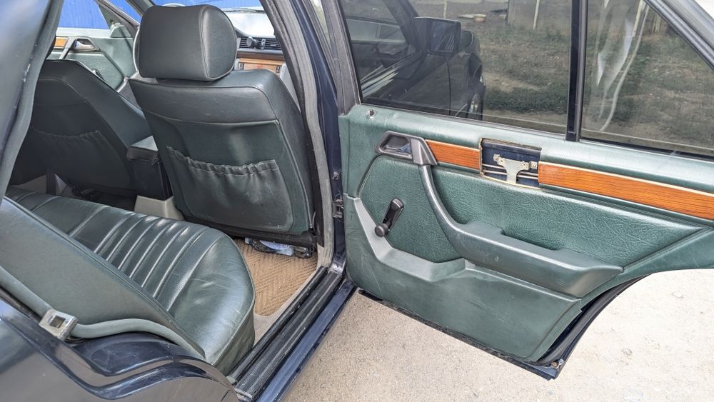 Mercedes Benz w124 m102