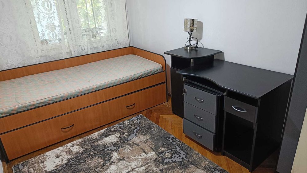 Inchiriez apartament 3 camere,Tudor,zona Dacia