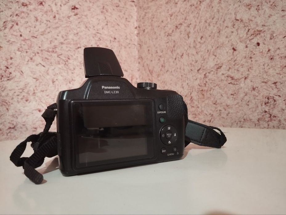 Fotoapparat sotiladi narxi 3million holati idial yangi