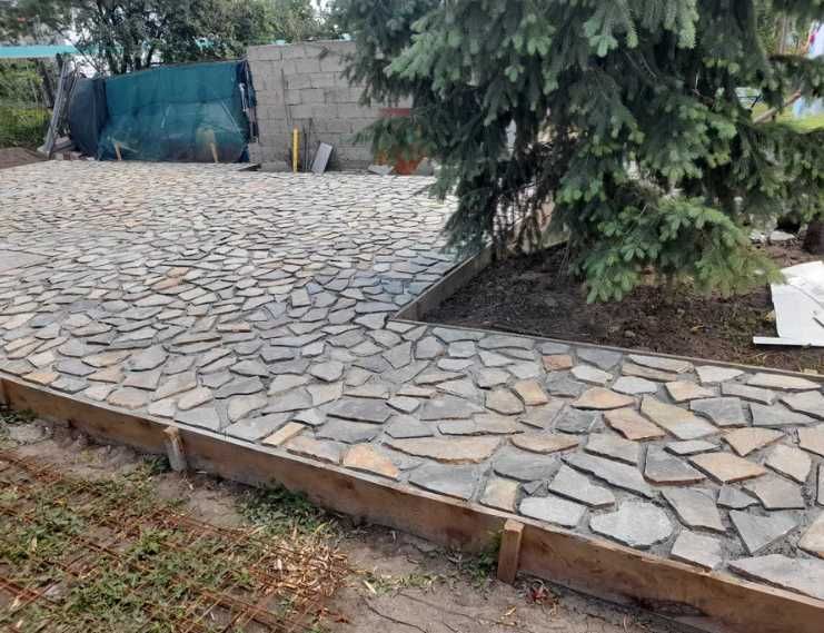 Piatră de munte pentru parcări auto și căi de acces