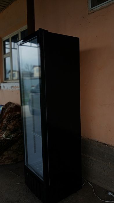 Продаю холодильник практически новый