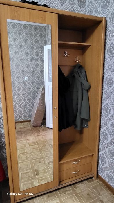 Прихожая мебель продам