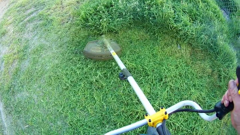 Покос травы тримером\бензокосой