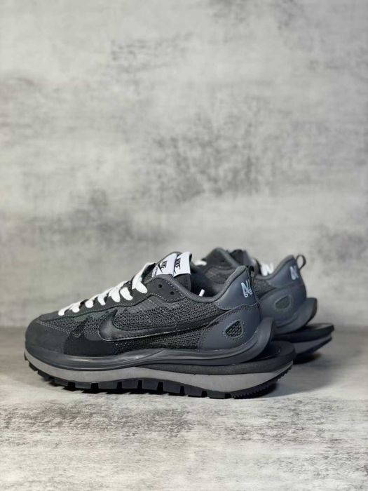 Нови дамски маратонки Nike Vaporwaffle sacai Black grey