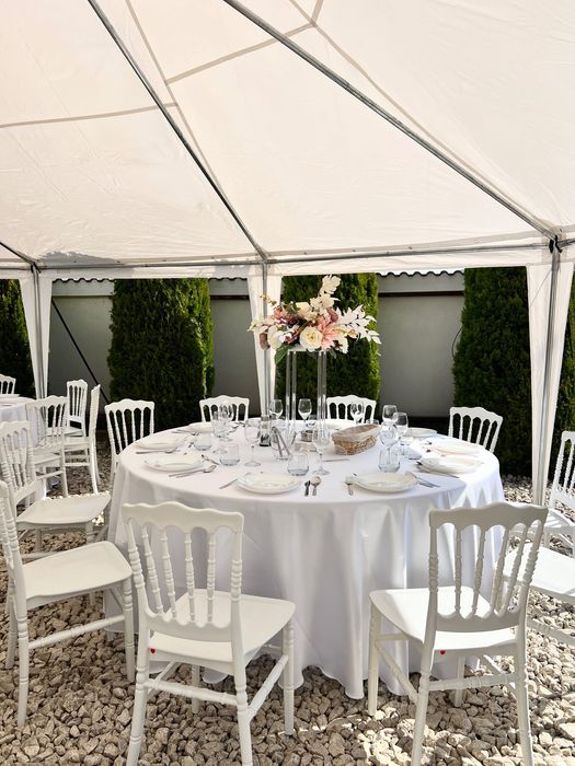 Corturi de închiriat