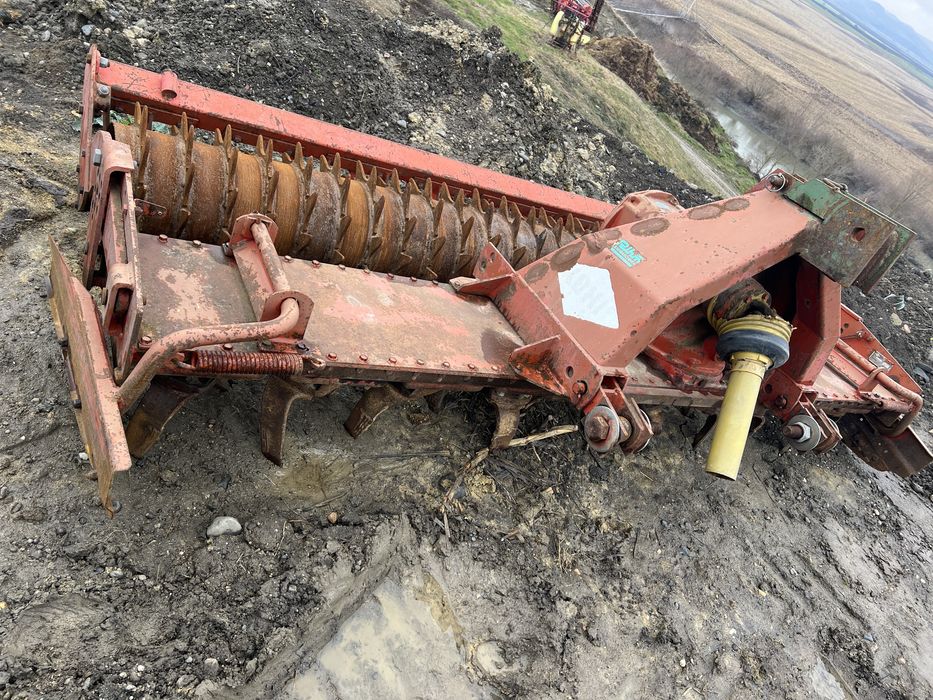 Grapa rotativa freza kuhn 3 m