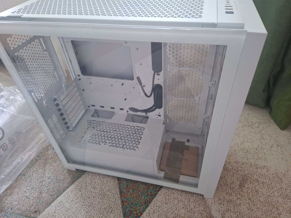 Carcasa PC Corsair 5000D Airflow White