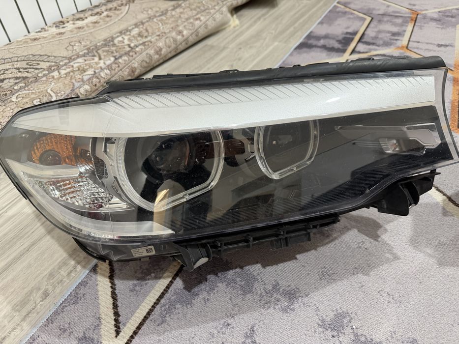 Фары в оригинале весь комплект продажа срочная!