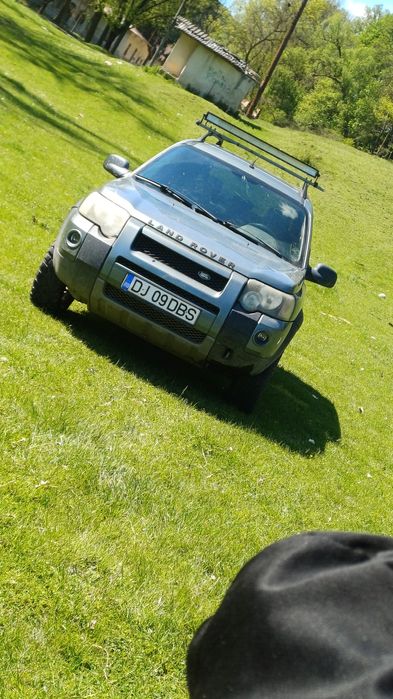 Vând Land Rover fac si schimb