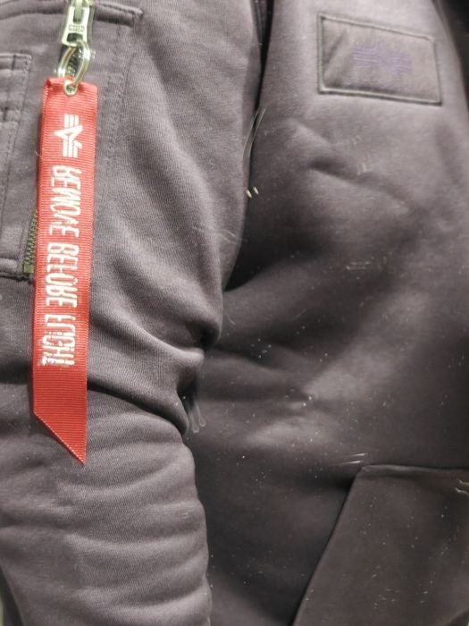 Худи (кофта с капюшоном)