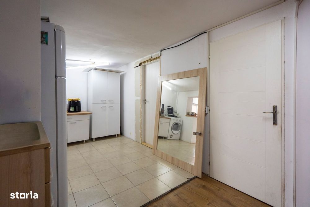 Casa 5 camere in Rogerius, la bulevard, cu acces auto