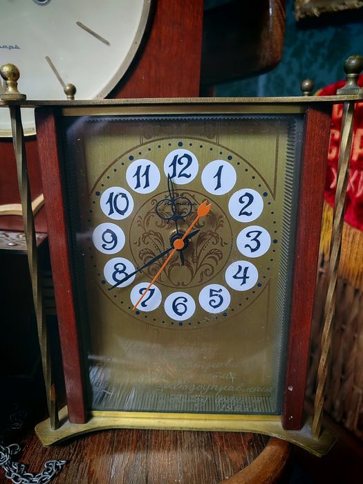 Часы настенные будильник наручные СССР