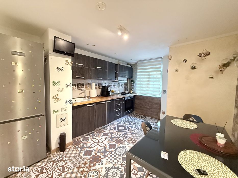 Apartament 3 camere renovat, Centrala proprie- Parc, scoli si stb