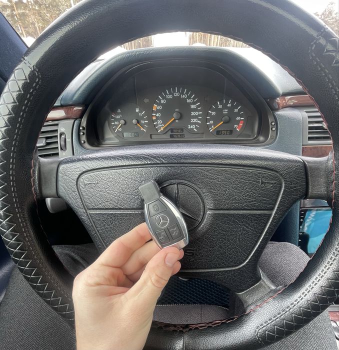 Продам мерседес w210