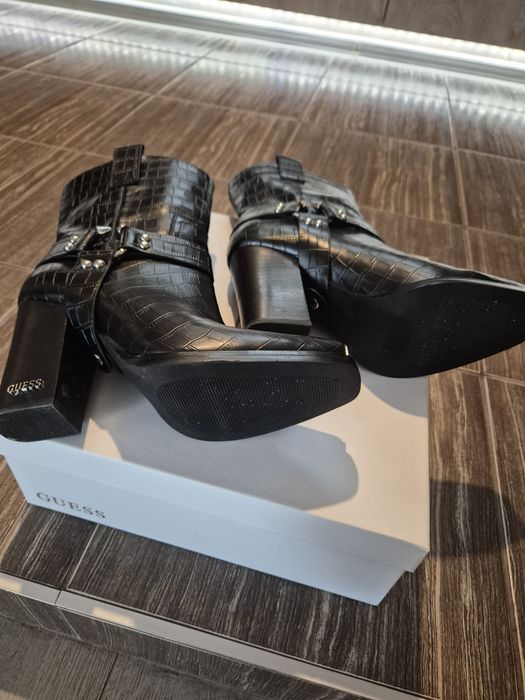 Дамски боти Guess