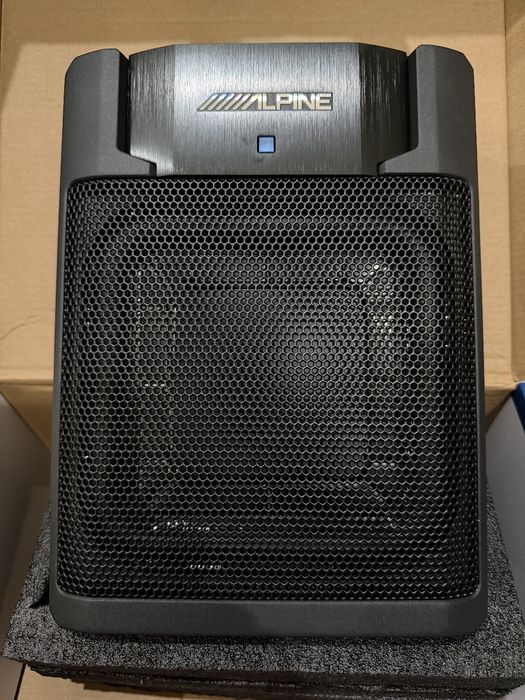 Cабвуфер под сиденье Alpine PWE-M770 активный