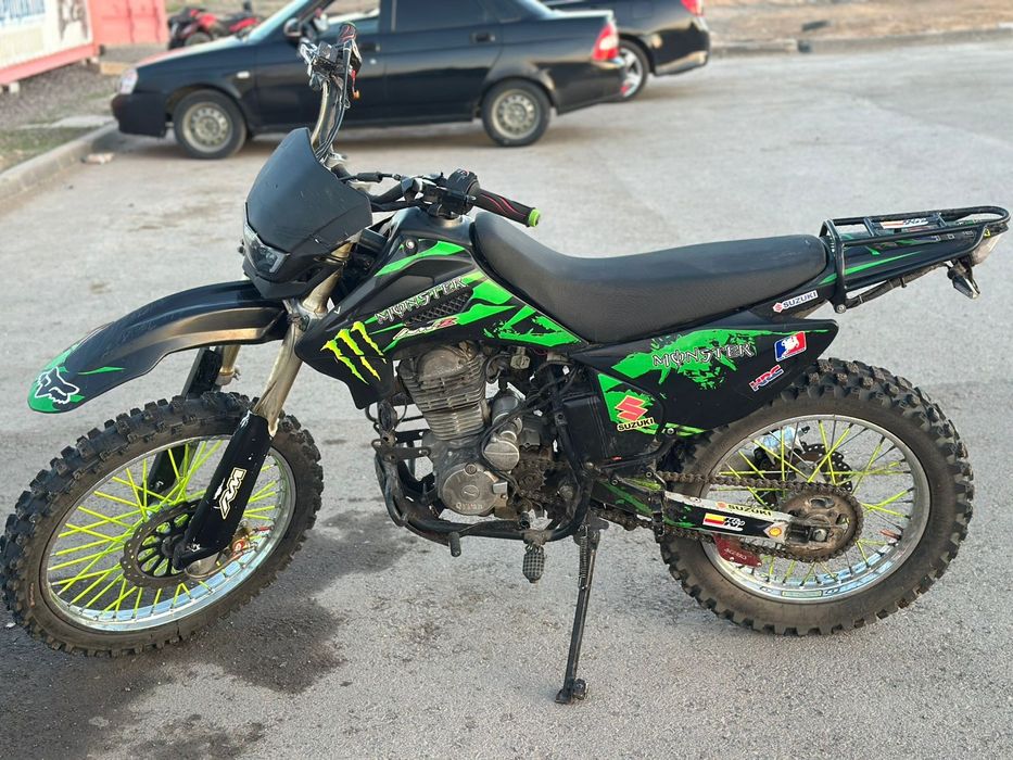 Продаю мотоцикл эндуро 250 куб