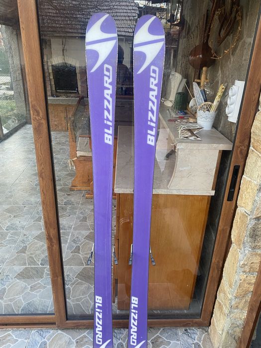 Два чифта интересни ски: фрирайд и къси ски