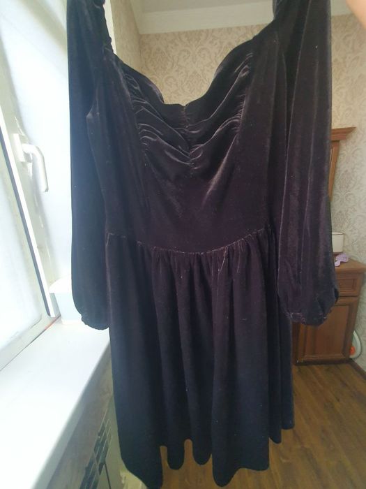 Вечерное чёрное платье