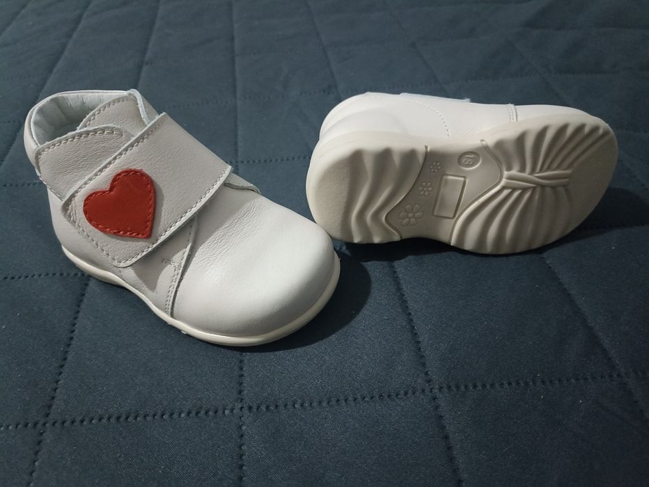 Ghete fete din piele cu talonet