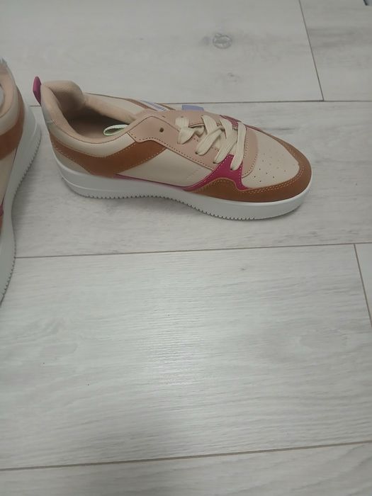 Adidași sport marimea 37