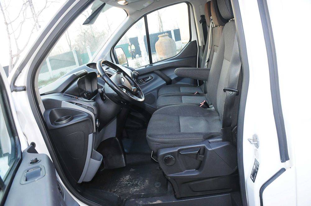 FORD Transit Custom 09.2016 2.2TDCi 125 CP E6 6 trepte AC Navi Camera