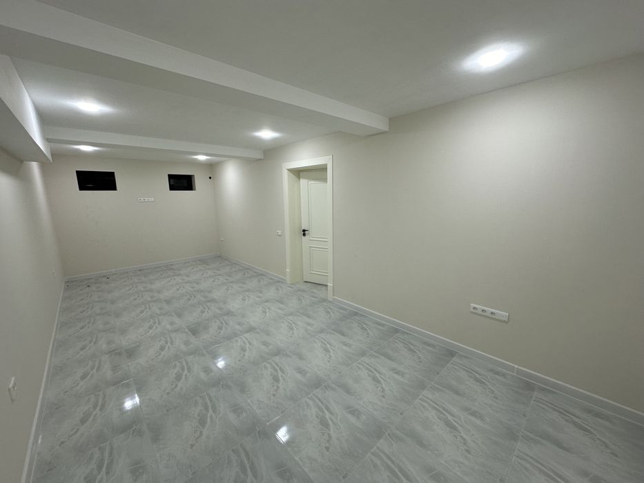 Продается нежилое помещение вдоль дороги 200м2 - Яккасарай | Братские