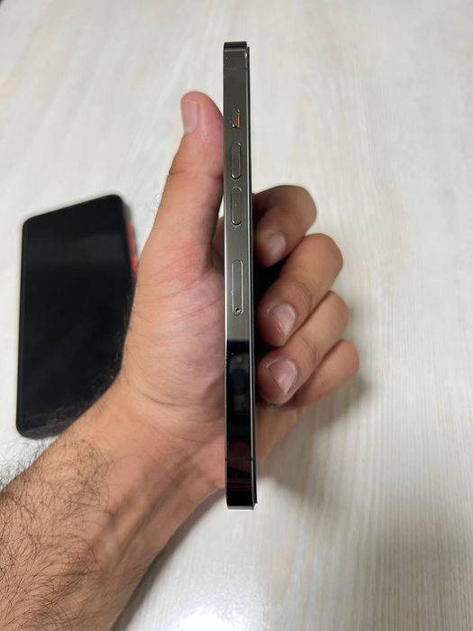 Iphone 13 pro amerkanskiy srochno sotiladi 

Pamit 128gb 

Rangi Qora