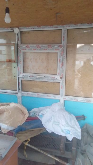 Киоск,будка,ларек.