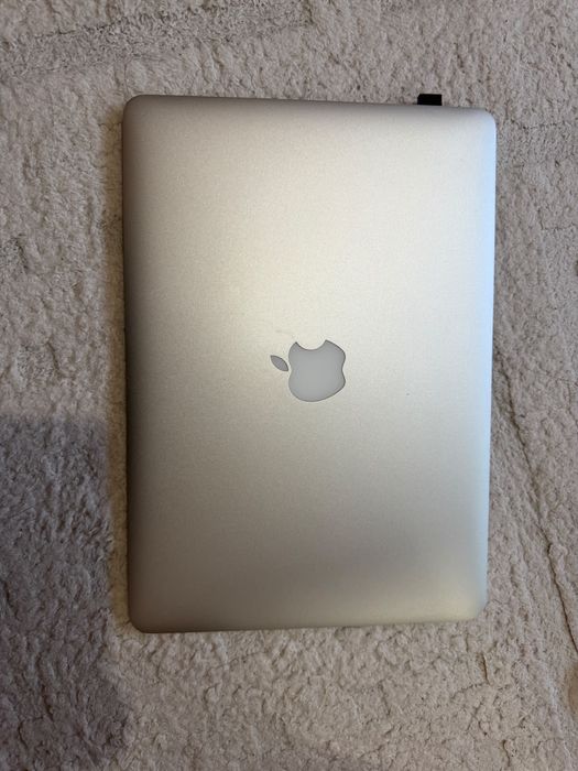 MacBook Air — в хорошем состоянии