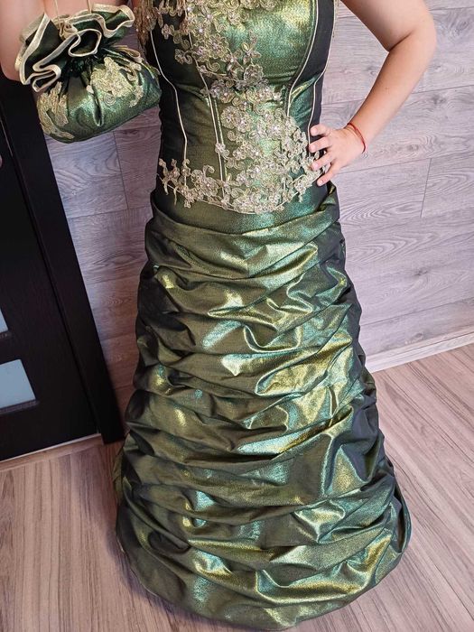 Абитюренска рокля