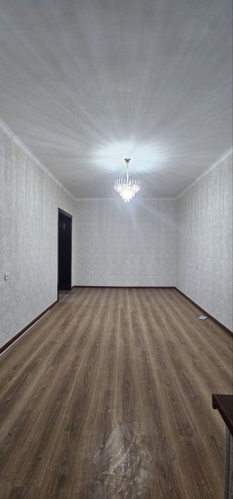 Срочно сотилади сергели навостройка 9чи худуд 2/6/7 ремонт тоза мактаб