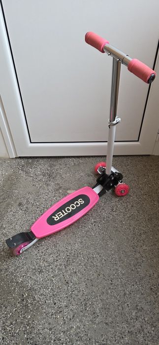 Детски скутер с възможност за регулиране на височината