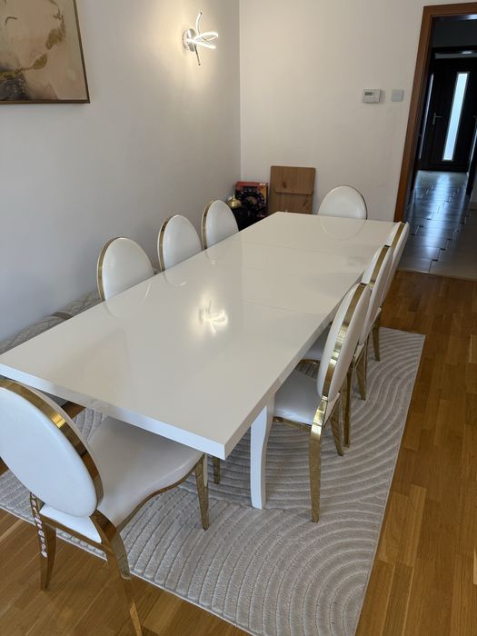 Vand masa extensibila cu scaune