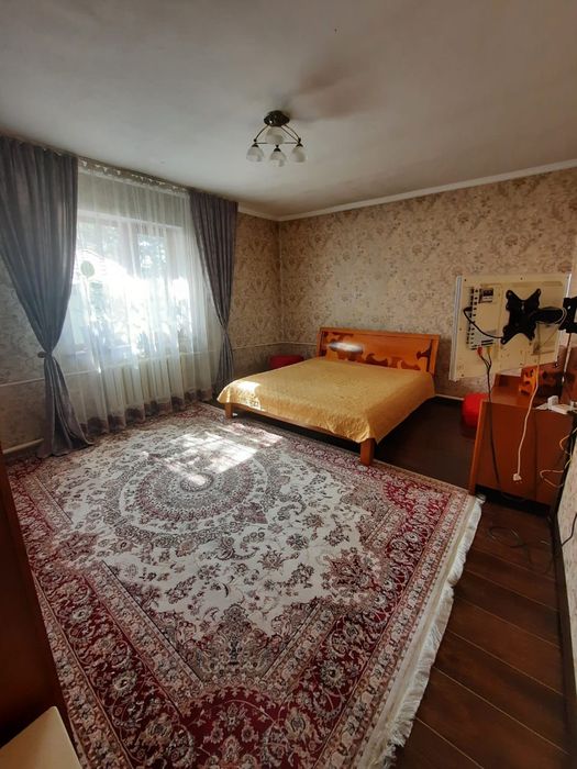 От крыши до забора, мебель, вся утварь