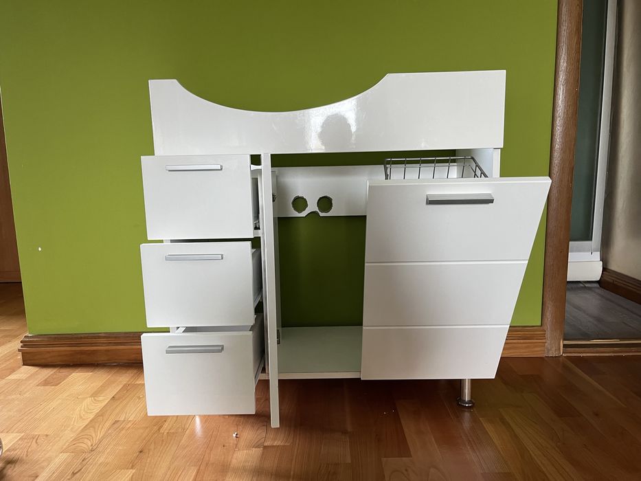 Продам тумбы для ванной комнаты