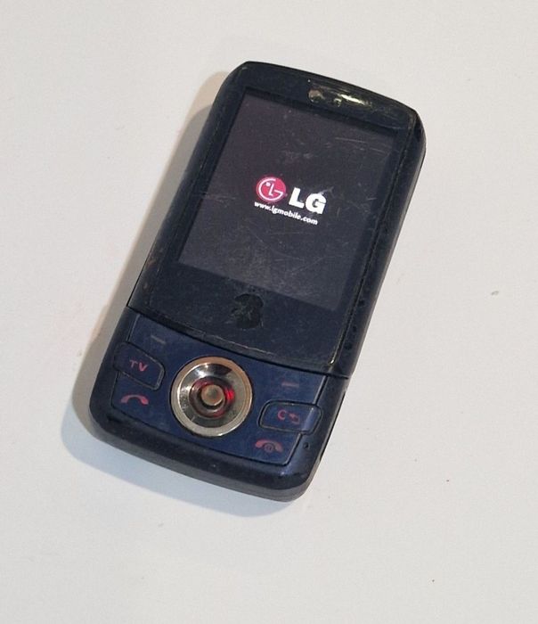 Super telefon lg cu display rotativ