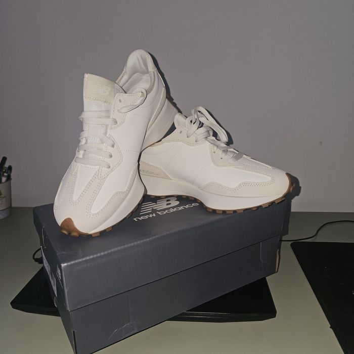 Adidasi New balance 327 41.5 noi