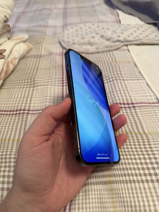 Продается iPhone 13 Pro Max 256GB в цвете Alpine Green.