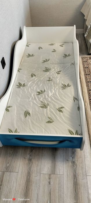 Продам кровать машину