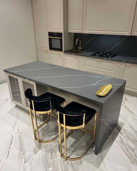 Xar Bir turdagi mebel bor