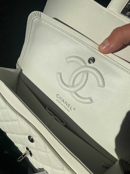 Geantă Chanel din Piele Albă, Poseta Chanel din Piele Granulată