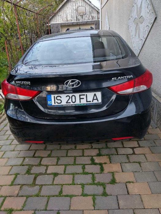 Autoturism Hyundai Elantra Highway+  2012. Gata de drum.
